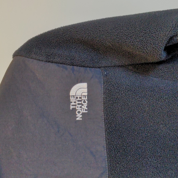 The North Face Women's Size S Plush Lightweight Zip Front Jacket - Picture 9 of 10